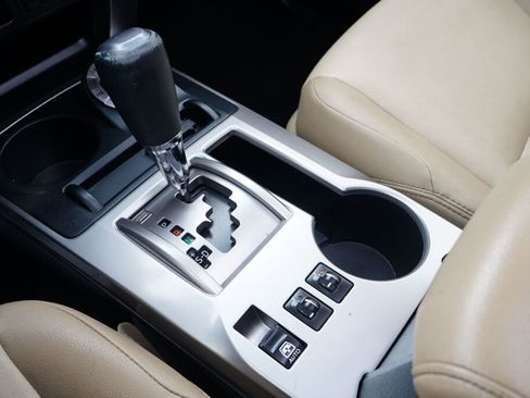 Used 2016 Toyota 4Runner SR5 image 19