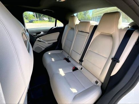 Used 2018 Mercedes-Benz CLA 250 image 21