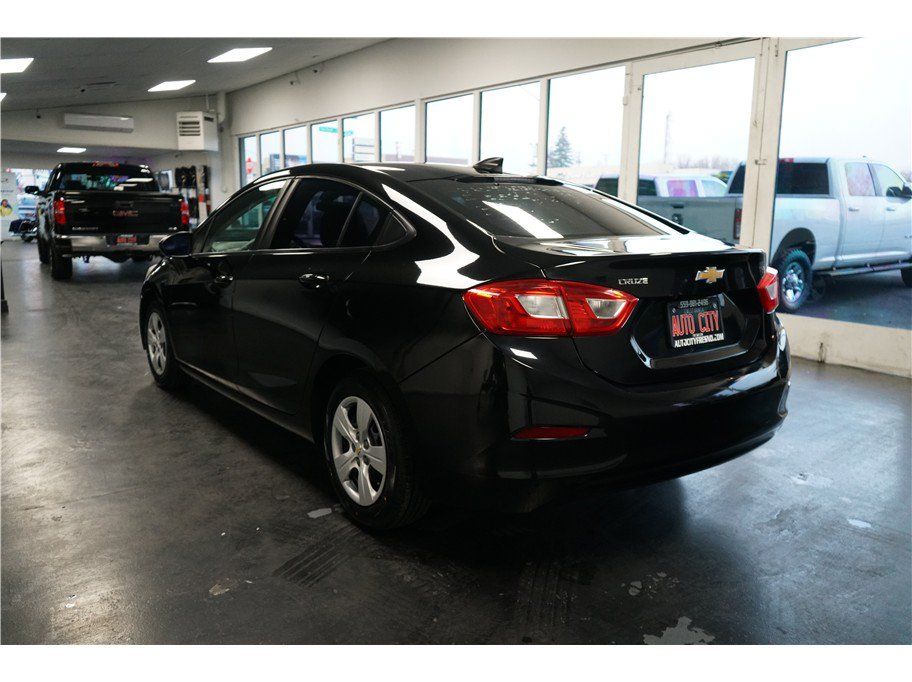 Used 2017 Chevrolet Cruze LS FWD image 5