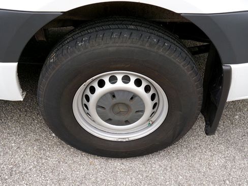 Used 2019 Mercedes-Benz Sprinter 1500 image 10