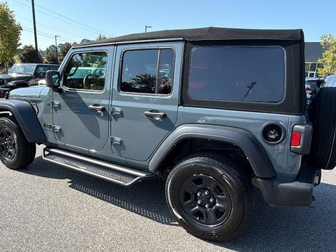 Used 2024 Jeep Wrangler Unlimited Sport AWD/4WD image 10