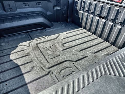 New 2026 GMC Hummer EV 4x4 Crew Cab image 18