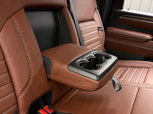 Used 2025 GMC Sierra 2500 Denali Ultimate image 43