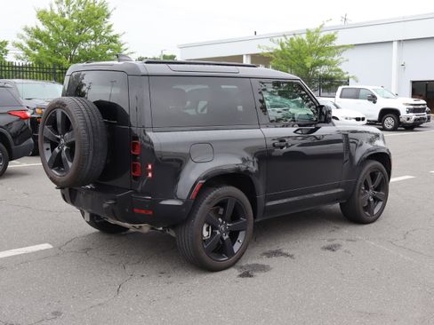 Used 2024 Land Rover Defender 90 X-Dynamic SE AWD/4WD image 21