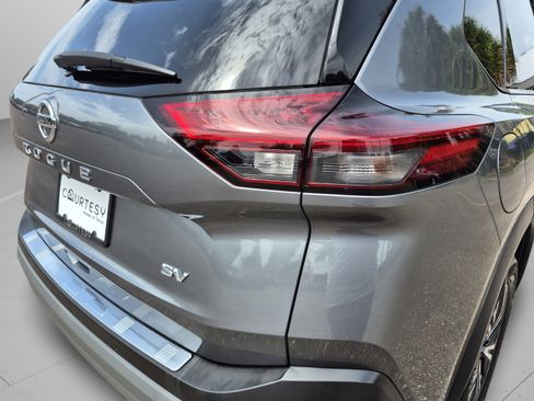 Certified 2021 Nissan Rogue SV w/ Premium Package FWD image 37