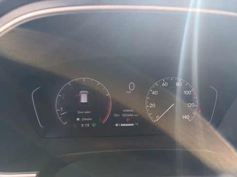 Used 2023 Honda Pilot Touring image 7