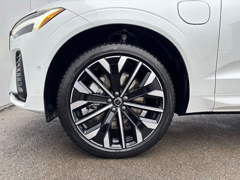 New 2026 Volvo XC60 T8 Ultra w/ Protection Package Premier AWD/4WD image 9