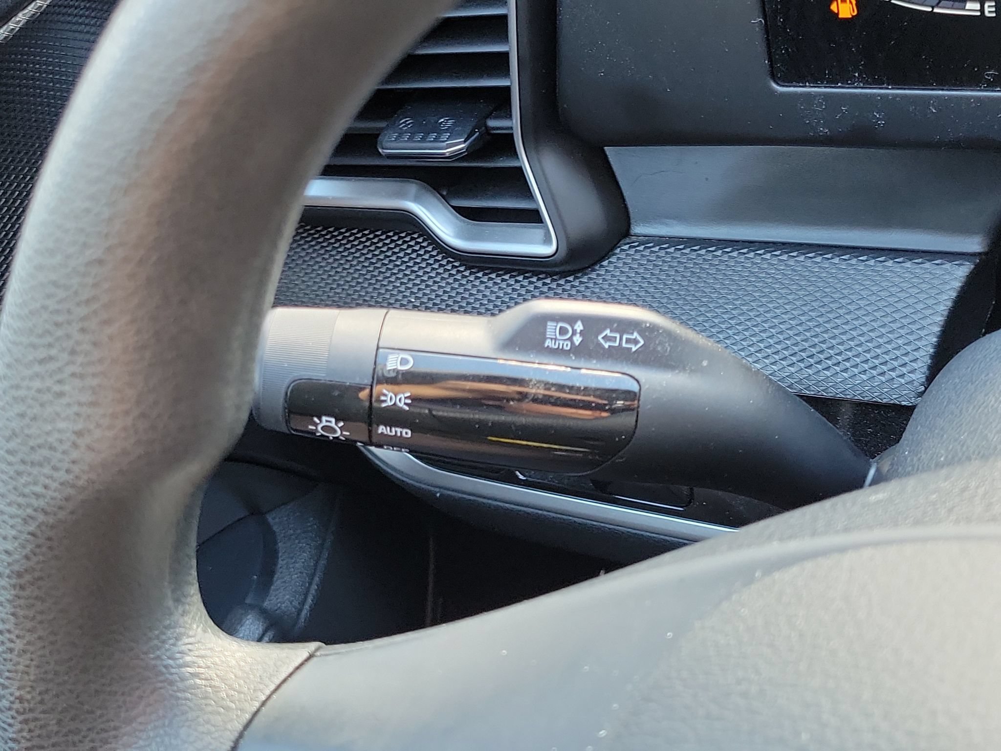 Used 2025 Kia Sportage LX FWD image 12