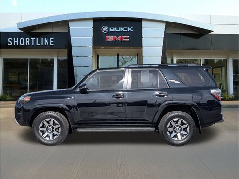 Used 2019 Toyota 4Runner TRD Off-Road Premium AWD/4WD image 6