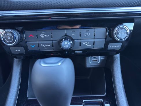 New 2026 Jeep Compass Latitude image 16