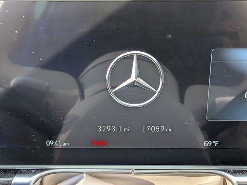 Used 2023 Mercedes-Benz S 500 4MATIC image 9