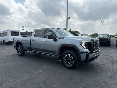 Certified 2025 GMC Sierra 3500 Denali Ultimate AWD/4WD image 7
