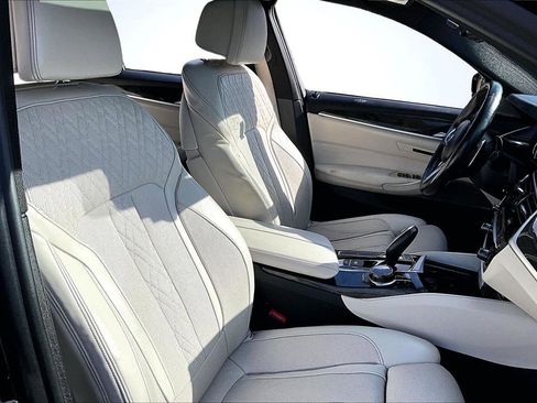 Used 2018 BMW M550i xDrive image 29