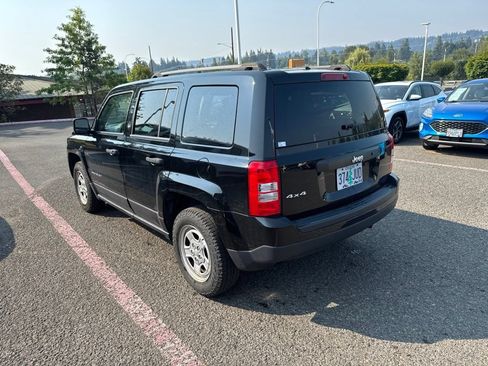 Used 2017 Jeep Patriot Sport AWD/4WD image 4