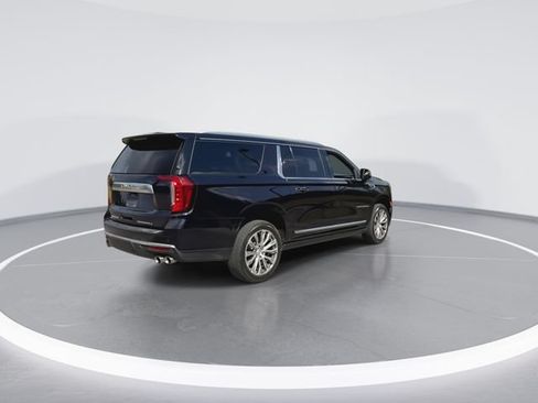 Used 2022 GMC Yukon XL Denali w/ Denali Premium Package AWD/4WD image 11