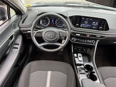 Certified 2022 Hyundai Sonata SE w/ Cargo Package image 11