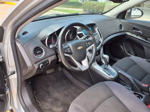 Used 2014 Chevrolet Cruze LT FWD image 17