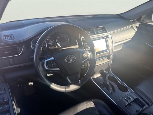 Used 2016 Toyota Camry XLE image 18