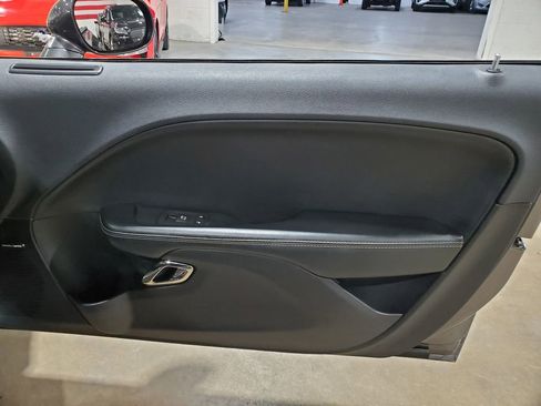 Used 2016 Dodge Challenger SRT Hellcat image 17