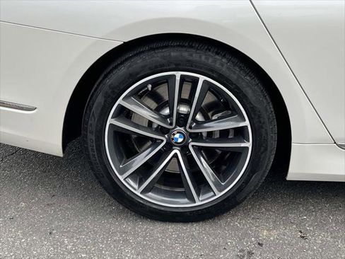 Used 2021 BMW 750i xDrive image 7