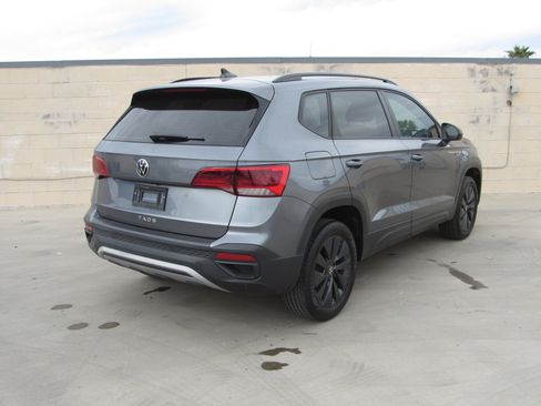 Used 2022 Volkswagen Taos S image 5