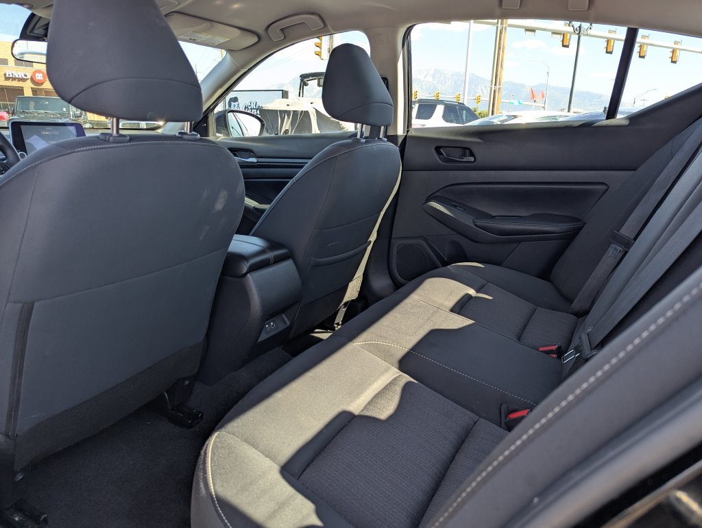 Used 2024 Nissan Altima 2.5 SV FWD image 29
