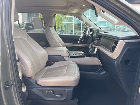 Used 2024 Ford Expedition Max Limited AWD/4WD image 14
