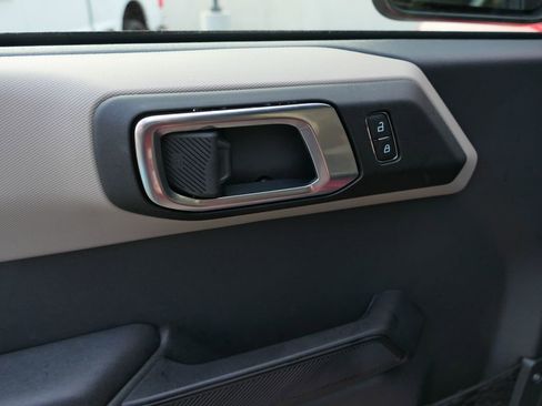 Used 2025 Ford Bronco Big Bend image 14