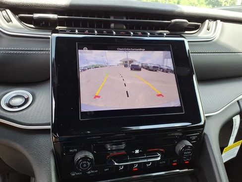 New 2026 Jeep Grand Cherokee Laredo AWD/4WD image 12