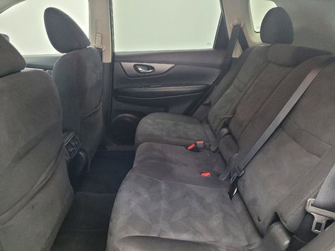 Used 2015 Nissan Rogue SV image 18