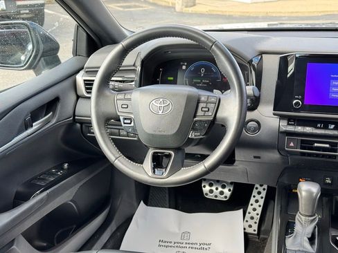 Used 2025 Toyota Camry SE FWD image 41