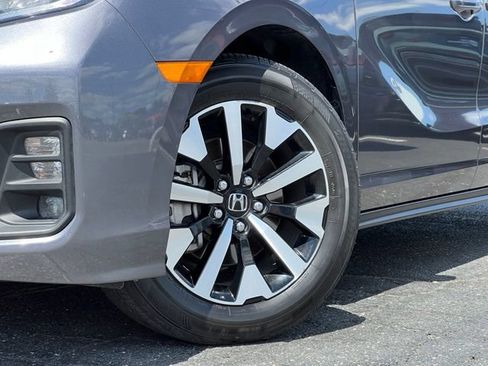 Used 2025 Honda Odyssey EX-L image 2