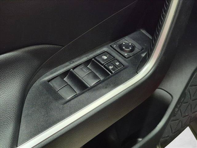 Used 2021 Toyota RAV4 XLE w/ Convenience Package FWD image 12