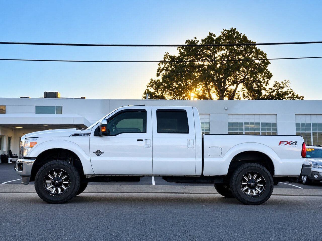 Used 2014 Ford F350 Lariat w/ Lariat Ultimate Package AWD/4WD image 9