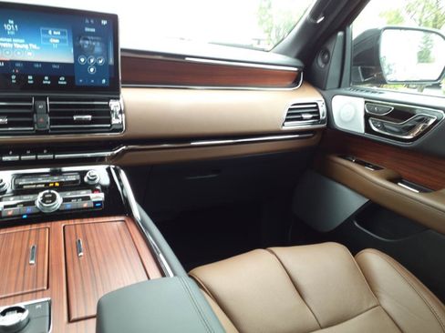 Certified 2024 Lincoln Navigator Reserve image 21