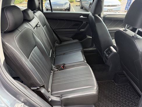 Used 2022 Volkswagen Tiguan SE AWD/4WD image 19