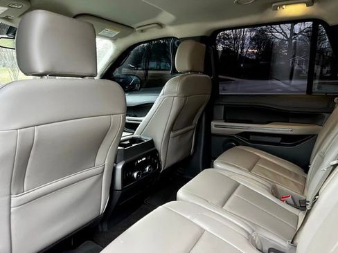 Used 2020 Ford Expedition XLT w/ Equipment Group 202A image 16