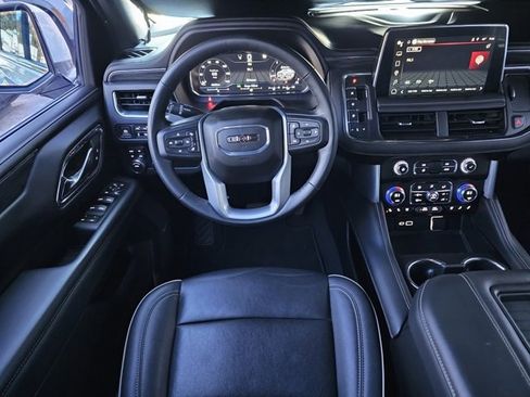 Used 2023 GMC Yukon XL SLT w/ SLT Luxury Package image 36