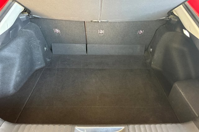 Certified 2025 Toyota Prius LE FWD image 19