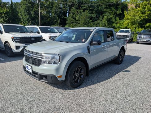 Certified 2024 Ford Maverick Lariat w/ FX4 Off-Road Package AWD/4WD image 2