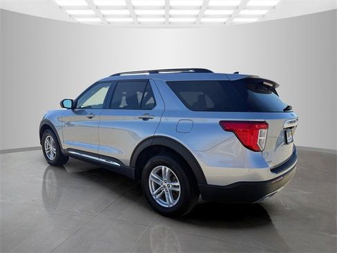 Used 2023 Ford Explorer XLT w/ Equipment Group 202A image 6