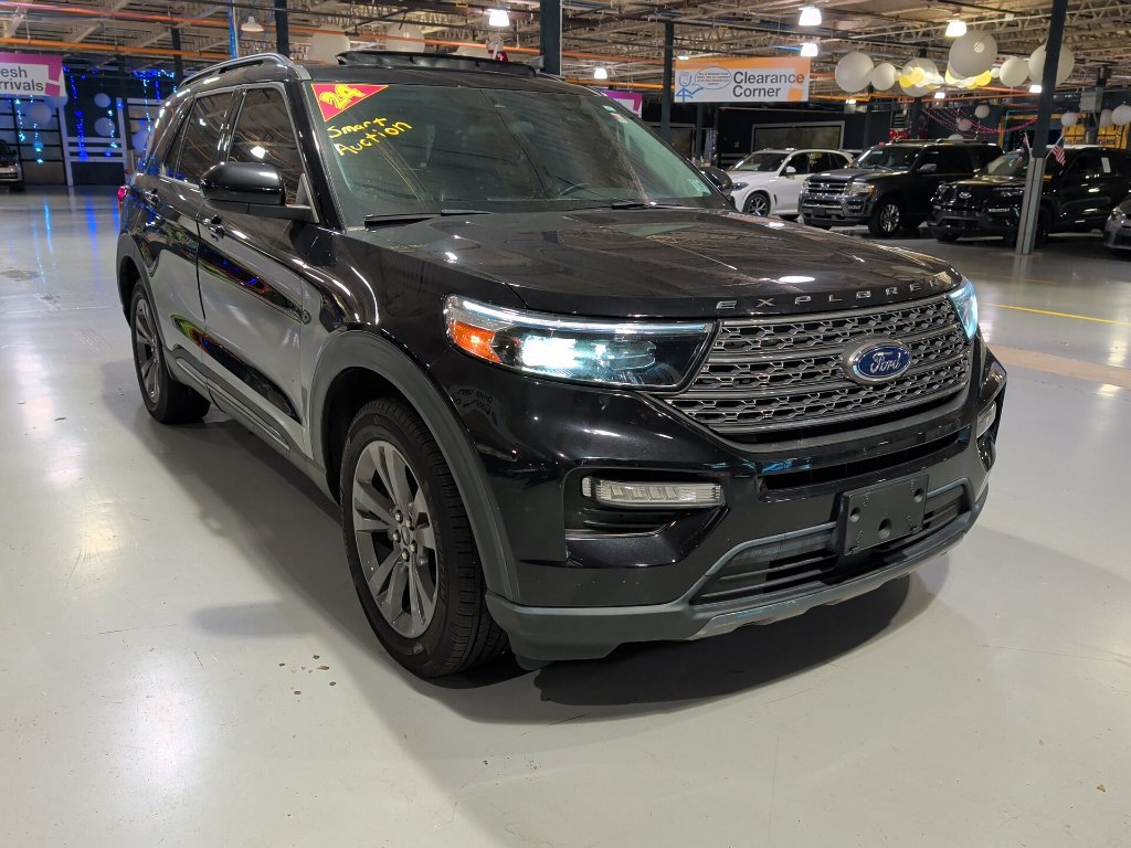 Used 2022 Ford Explorer XLT w/ Equipment Group 202A AWD/4WD image 6