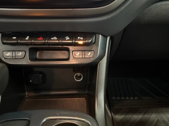 Used 2019 Chevrolet Colorado Z71 AWD/4WD image 6