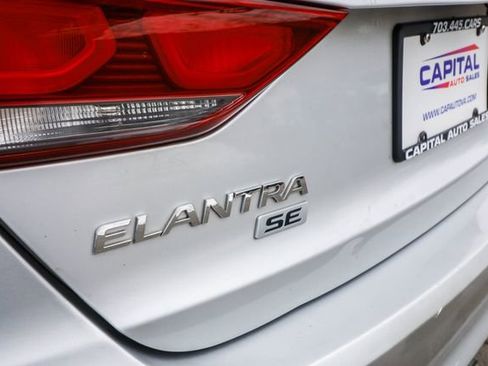 Used 2017 Hyundai Elantra SE FWD image 18