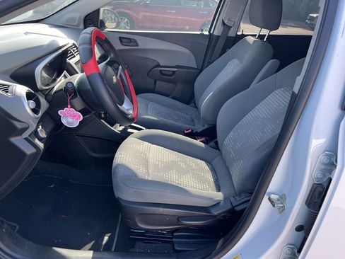 Used 2020 Chevrolet Sonic LT FWD image 5