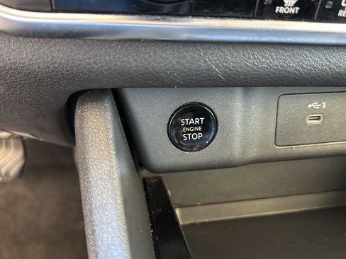 Used 2024 Nissan Rogue SV FWD image 26