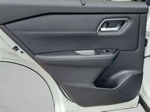 New 2026 Nissan Rogue Platinum image 11