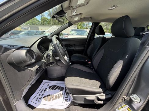 Used 2020 Nissan Kicks S FWD image 12