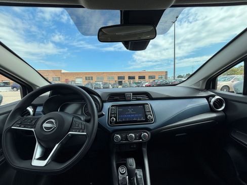 Used 2025 Nissan Versa SV FWD image 31