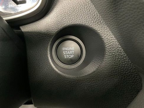 Used 2025 Toyota Corolla Cross XLE w/ Convenience Package image 34